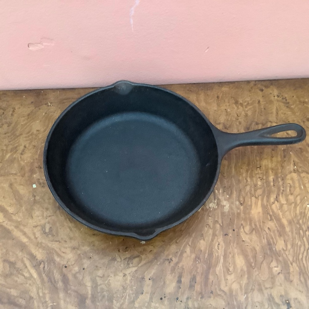 Vintage Lodge USA 5SK Cast Iron Skillet 8" Double Spouts